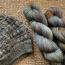 Load image into Gallery viewer, December 2023 Exclusive Kit - Winter Dusk Hat Pattern + 1 Skein of &quot;Ski Lodge at Dusk”